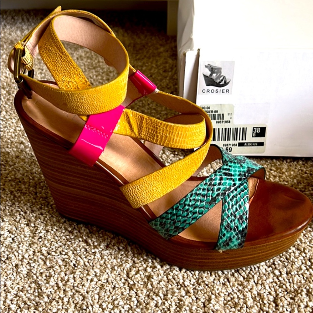 Strappy Wedge sandals